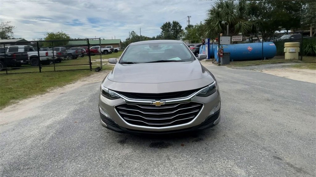 2023 Chevrolet Malibu 1LT photo 2