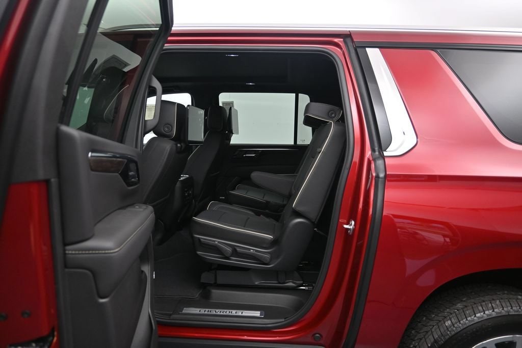 2026 Chevrolet Suburban Premier - Photo 25