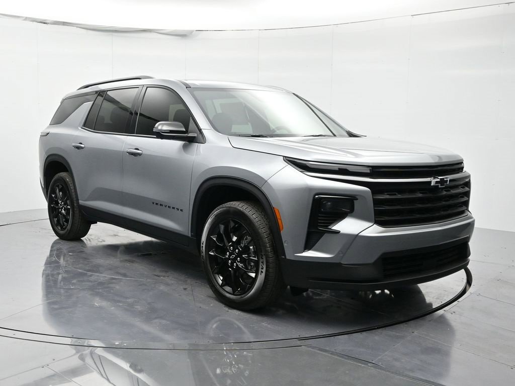 2026 Chevrolet Traverse photo 3
