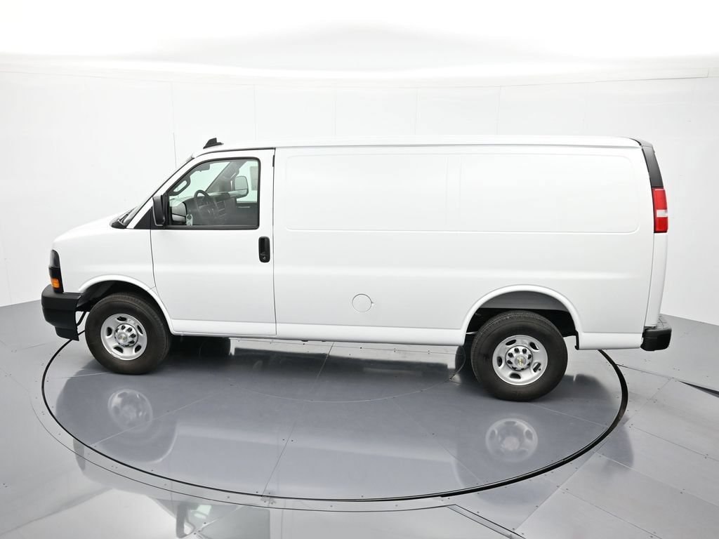2025 Chevrolet Express Cargo Work Van - Photo 29