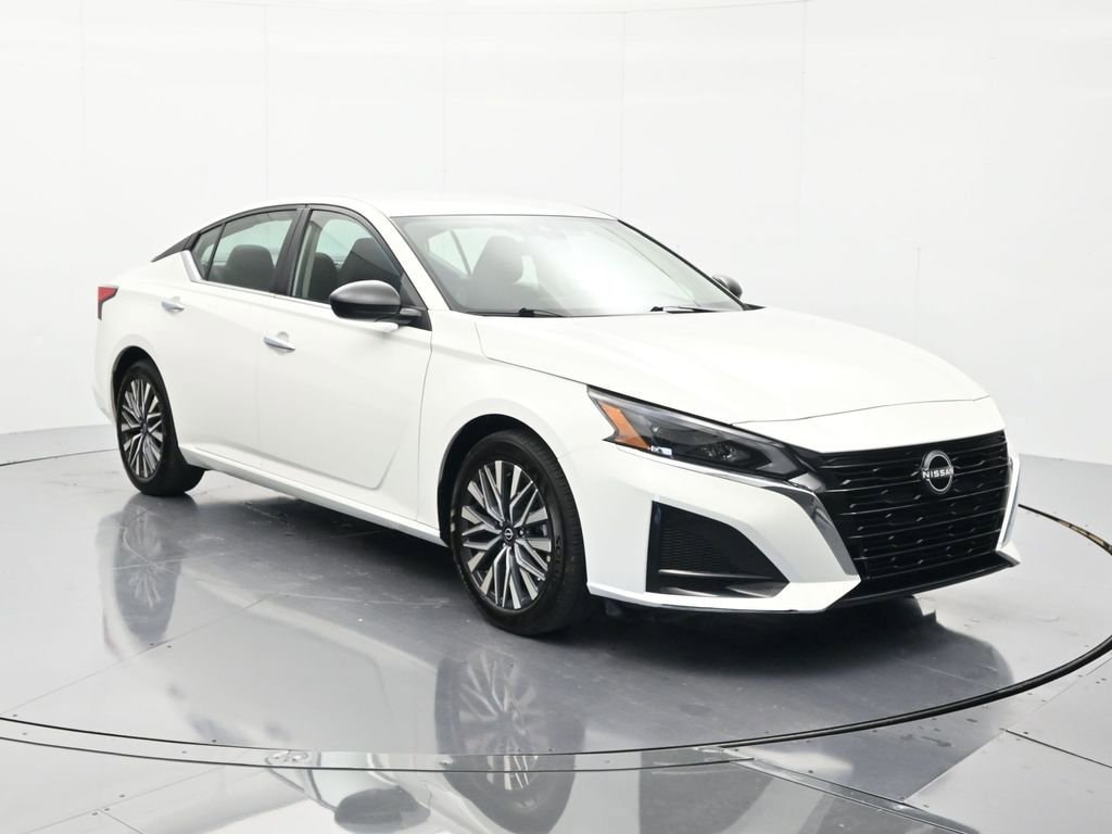 Used 2025 Nissan Altima SV
