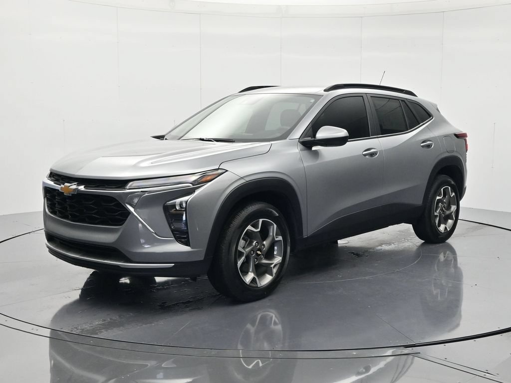 Used 2025 Chevrolet Trax LT SUV