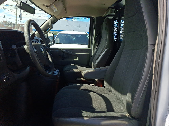 2023 Chevrolet Express Cargo Work Van - Photo 10