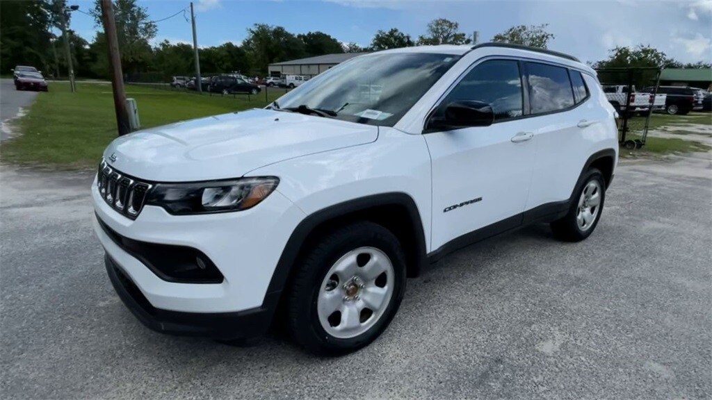 2023 Jeep Compass Latitude photo 4
