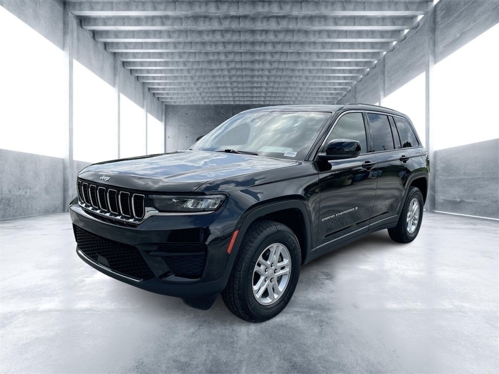 2023 Jeep Grand Cherokee Laredo's photo