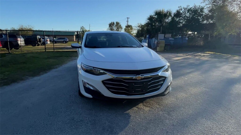 2024 Chevrolet Malibu 1LT photo 3