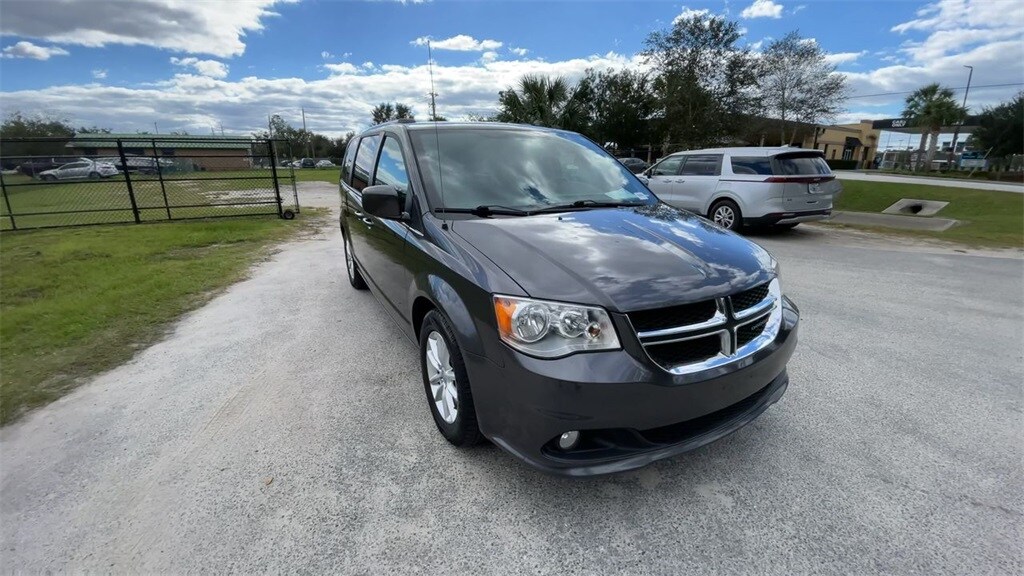 2018 Dodge Grand Caravan SXT photo 2