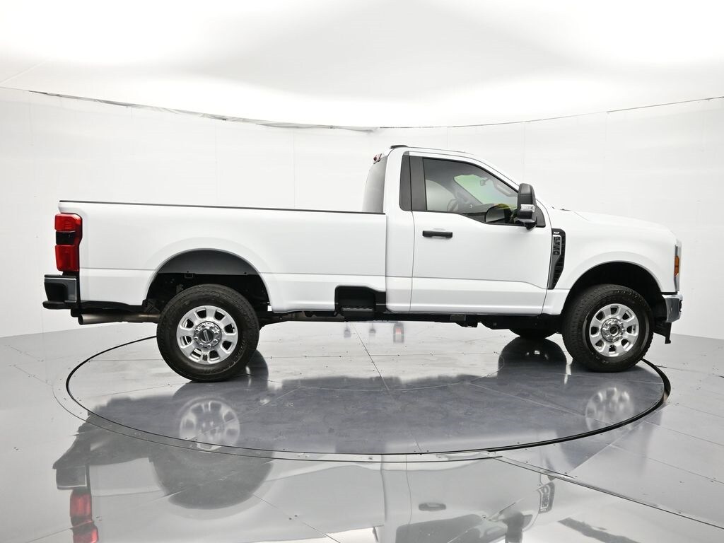 2024 Ford F-350 XLT photo 4