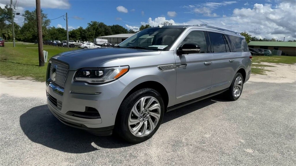 2023 Lincoln Navigator L Reserve photo 4