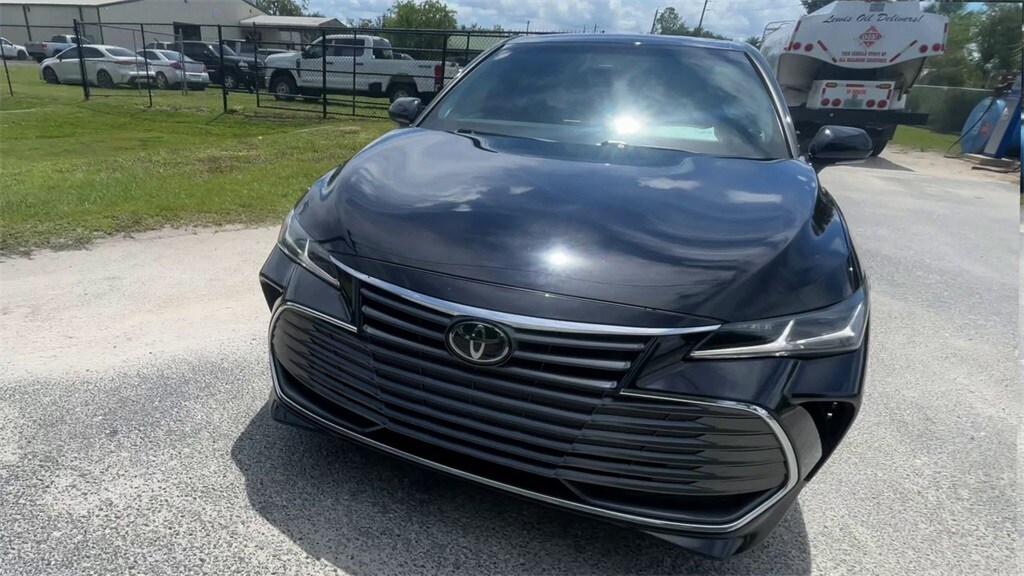 2019 Toyota Avalon Limited photo 3