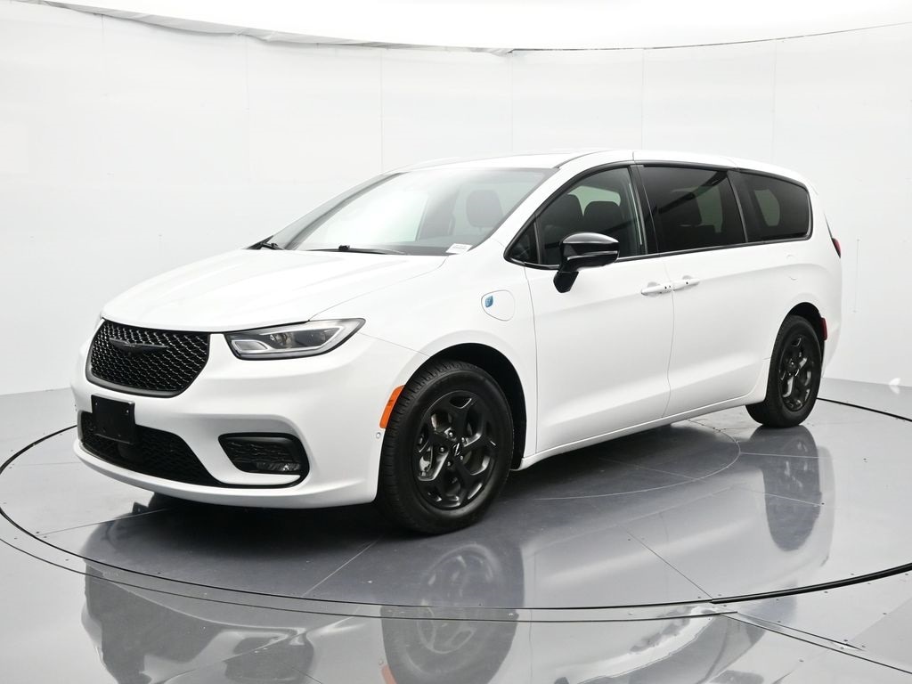 Used 2024 Chrysler Pacifica Hybrid Select Minivan/Van