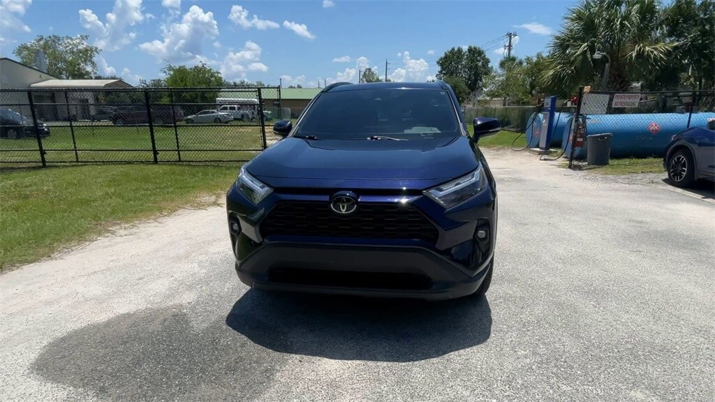 2023 Toyota RAV4 XLE Premium photo 3
