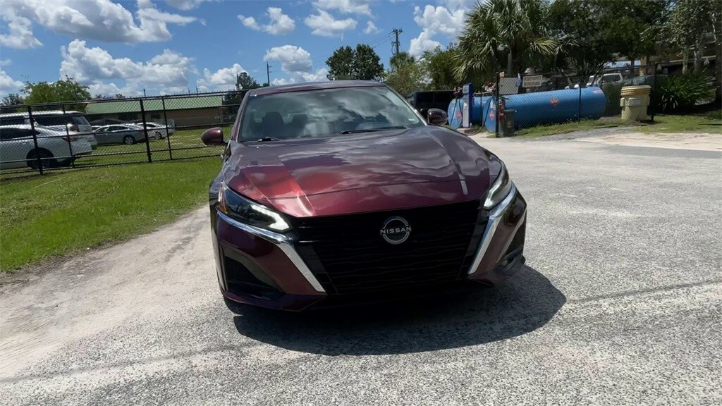 2023 Nissan Altima 2.5 SV photo 3