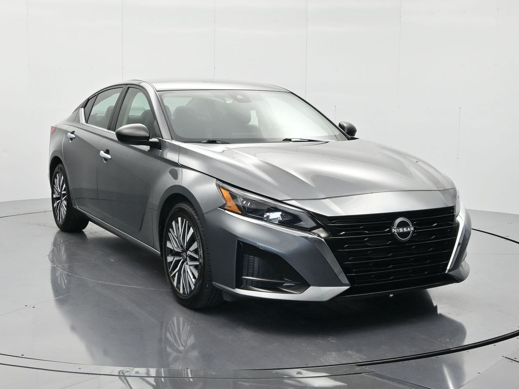 Used 2025 Nissan Altima 2.5 SV Sedan