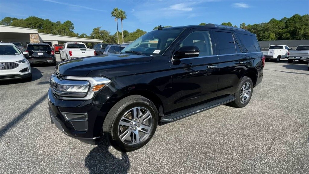 2023 Ford Expedition Limited photo 4