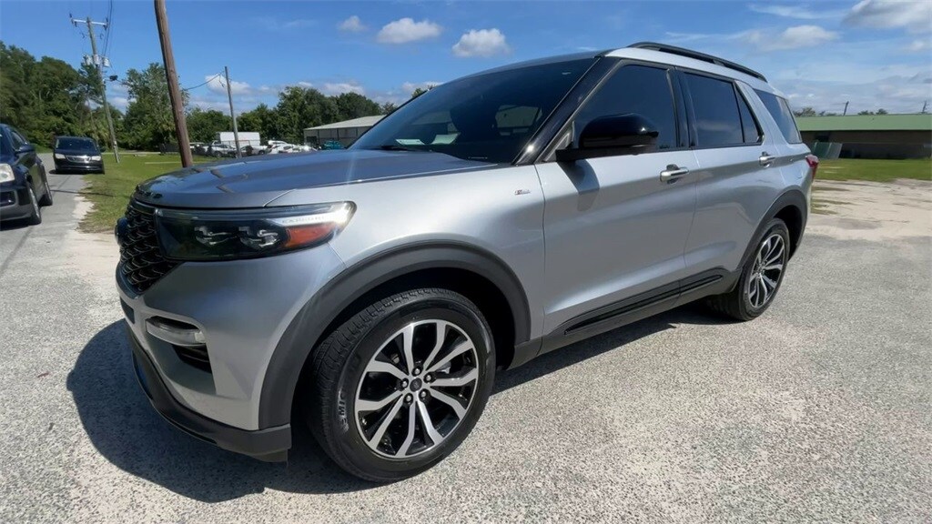 2022 Ford Explorer ST-Line photo 4