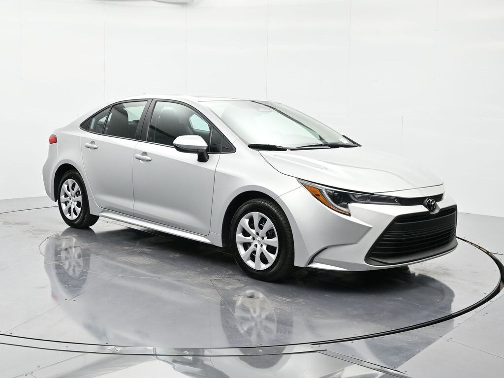2023 Toyota Corolla LE photo 3