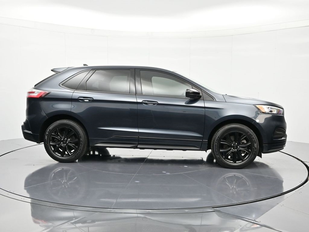 Used 2022 Ford Edge SE SUV
