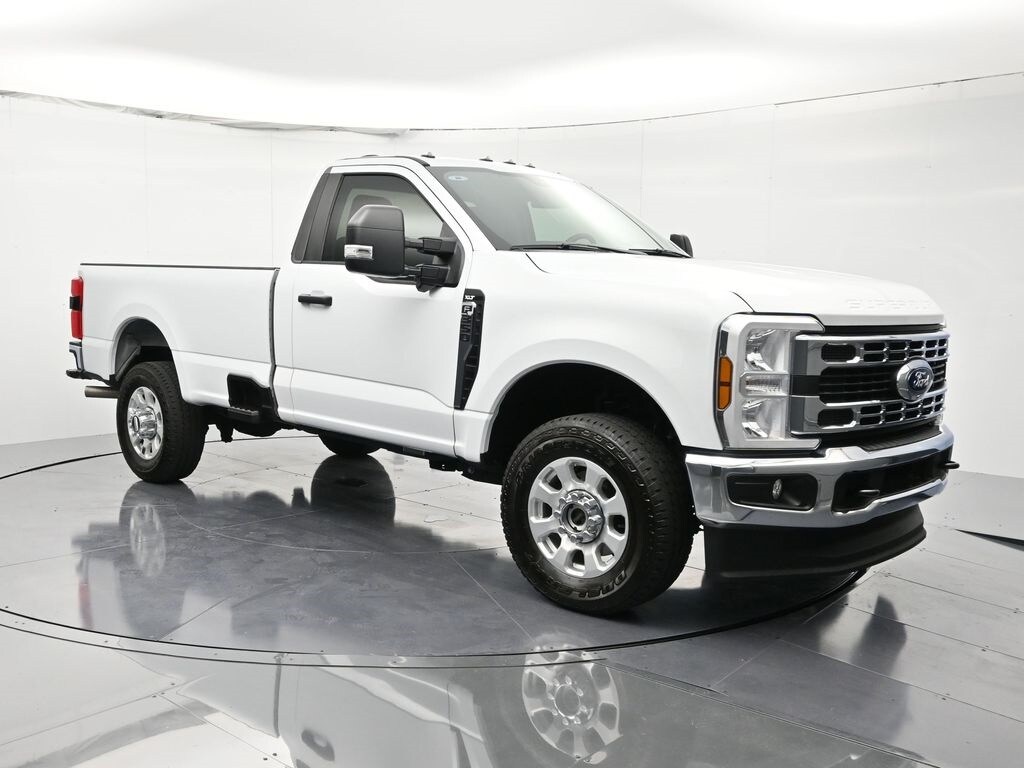 2024 Ford F-350 XLT photo 3
