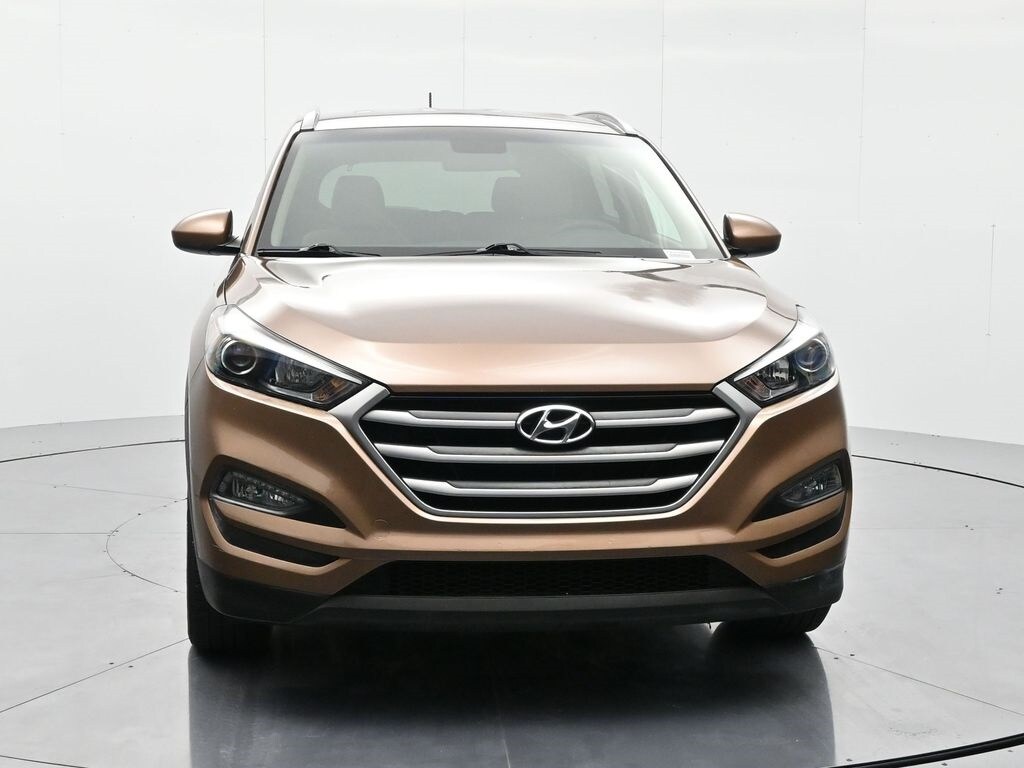 2017 Hyundai Tucson SE photo 2