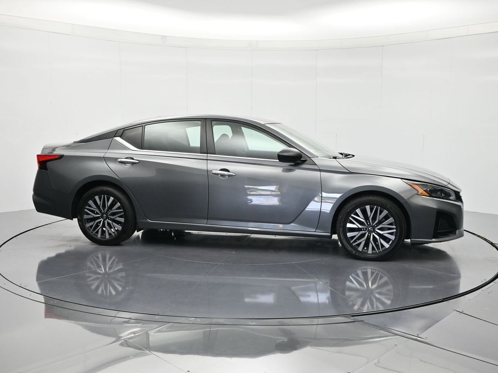 Used 2025 Nissan Altima 2.5 SV Sedan