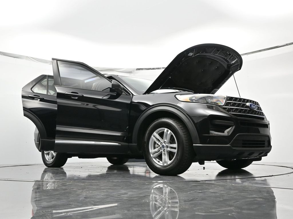2022 Ford Explorer XLT photo 2