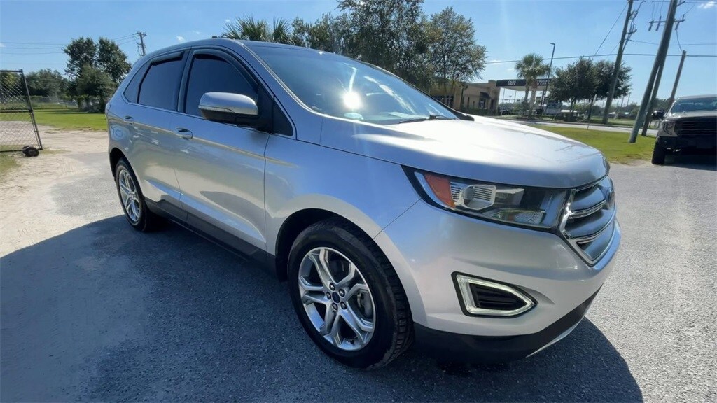 2016 Ford Edge Titanium photo 2