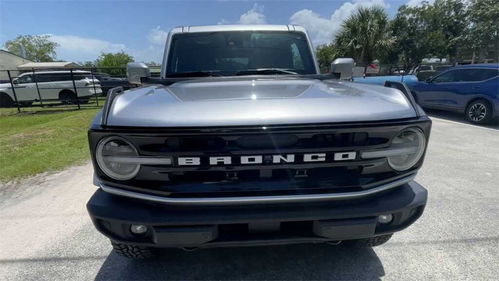 2023 Ford Bronco Outer Banks photo 3