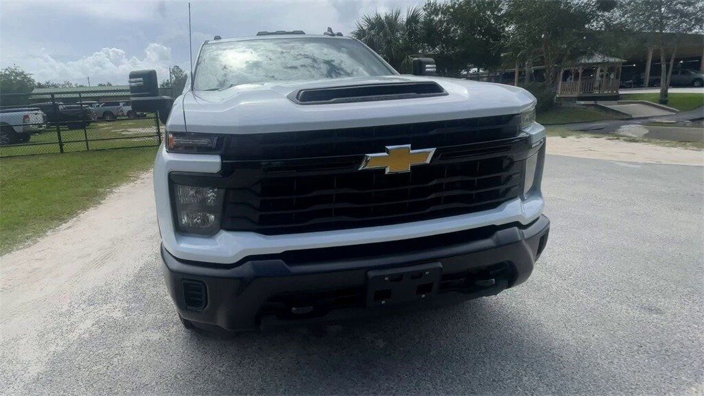 2024 Chevrolet Silverado 2500HD Work Truck photo 2