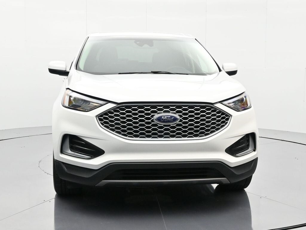 2023 Ford Edge SEL photo 2