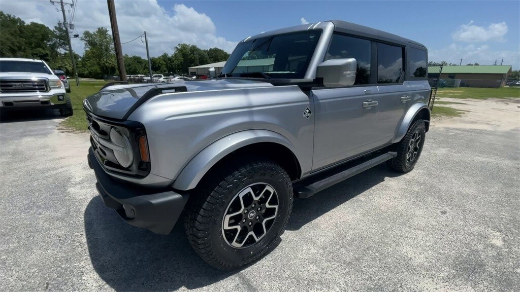 2023 Ford Bronco Outer Banks photo 4