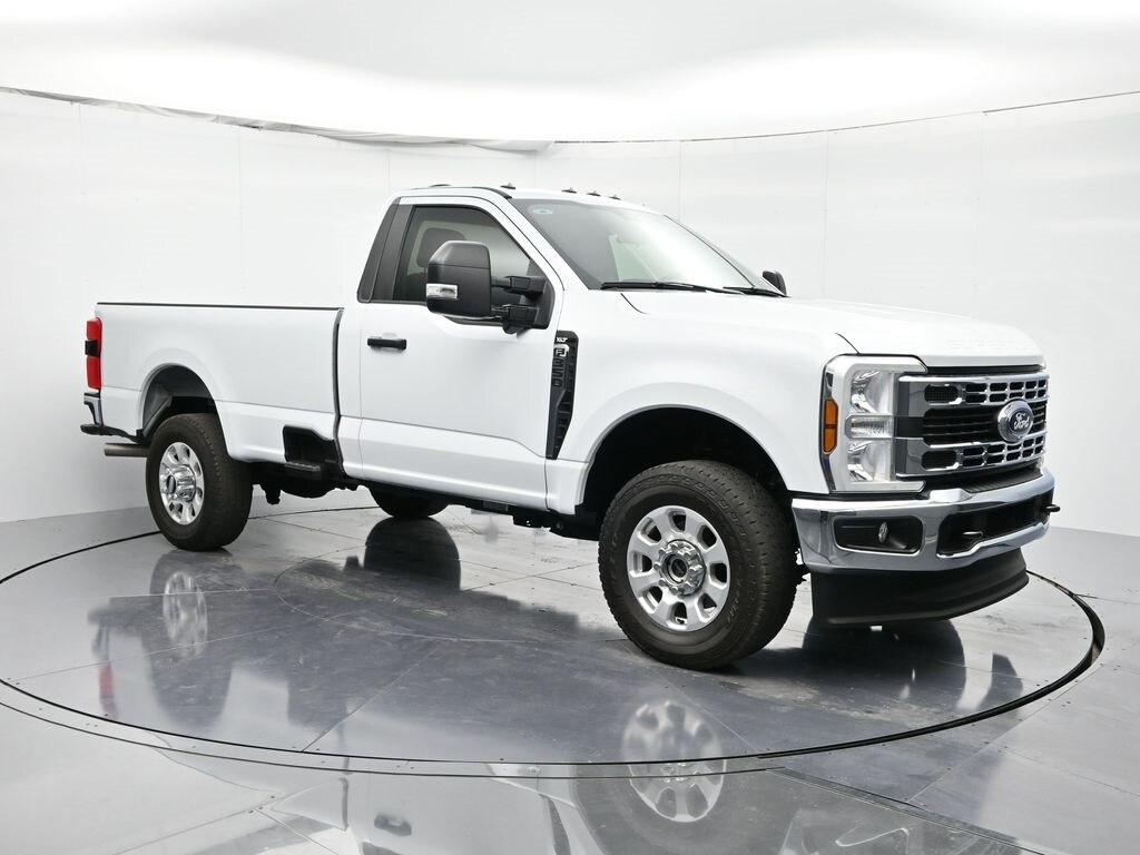 2024 Ford F-350 XLT photo 3