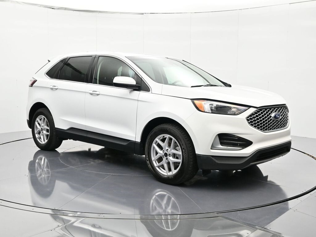 2023 Ford Edge SEL photo 3