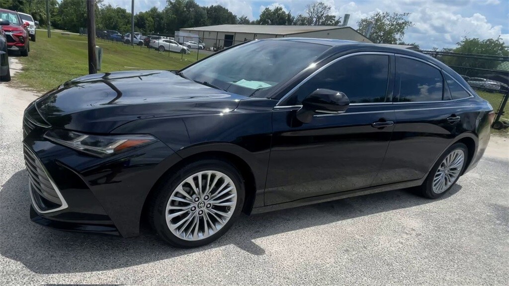 2019 Toyota Avalon Limited photo 4