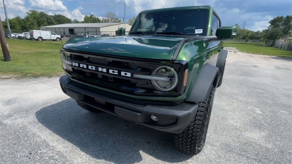 2025 Ford Bronco Outer Banks photo 3