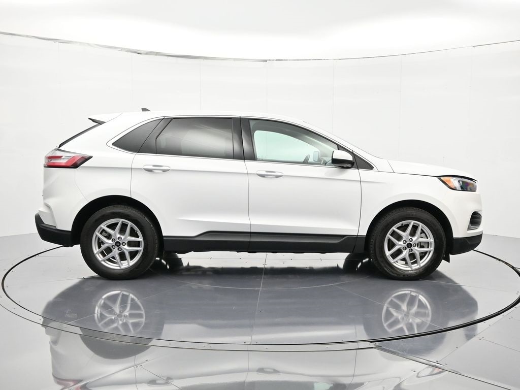 2023 Ford Edge SEL photo 4