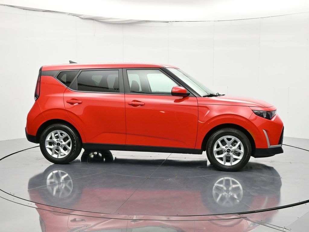Used 2024 Kia Soul S Hatchback