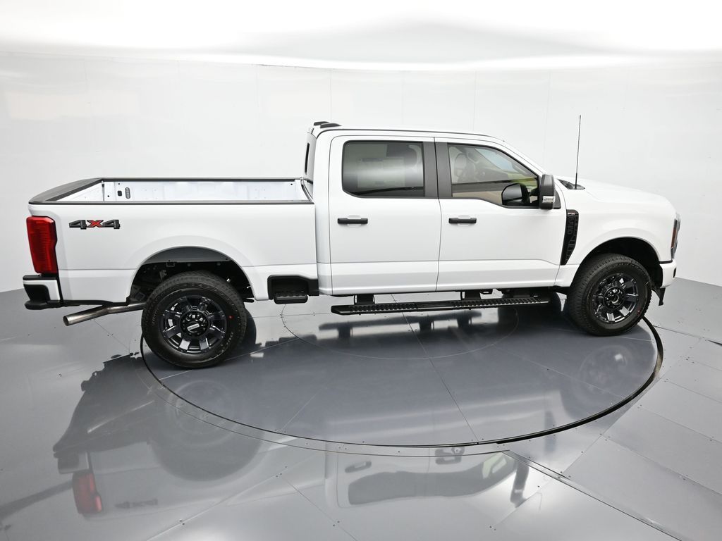 2026 Ford F-350 Super Duty Chassis Cab XL - Photo 29