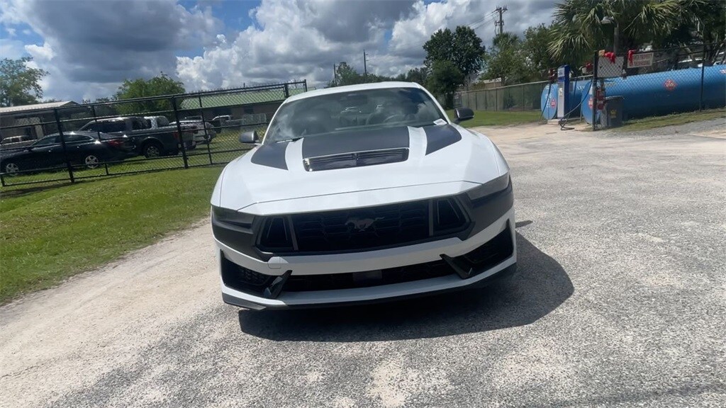 2025 Ford Mustang Dark Horse Deluxe photo 3