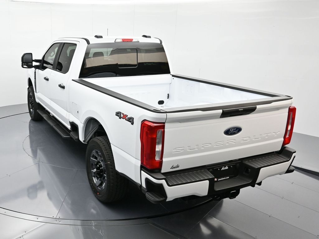 2026 Ford F-350 Super Duty Chassis Cab XL - Photo 31