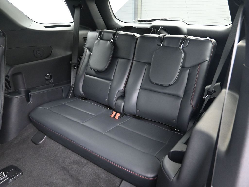 2026 Ford Explorer ST - Photo 22