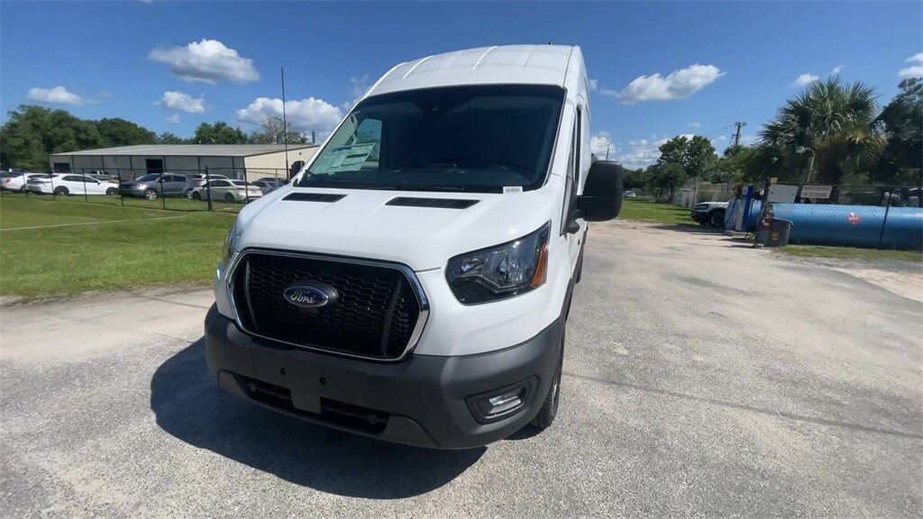 2025 Ford Transit photo 3