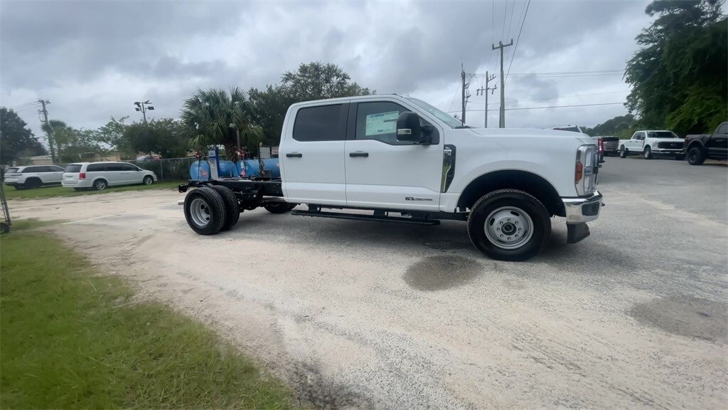 2026 Ford F-350 XL photo 2