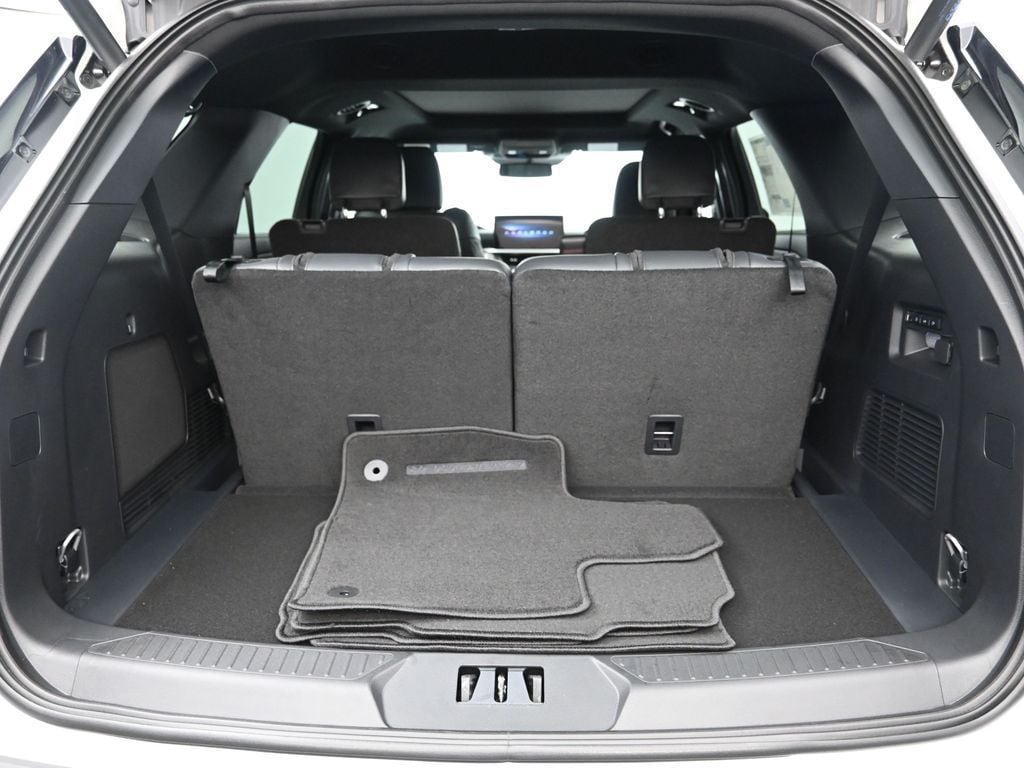 2026 Ford Explorer ST - Photo 23