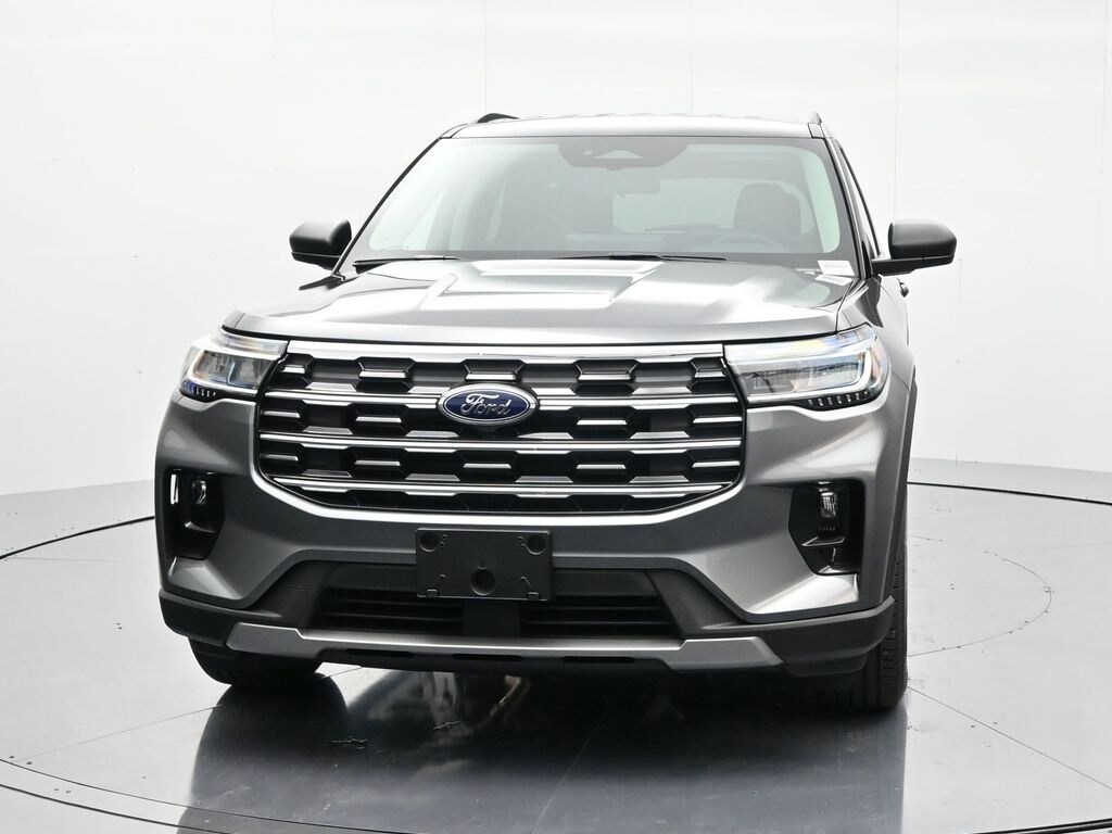 2026 Ford Explorer photo 2