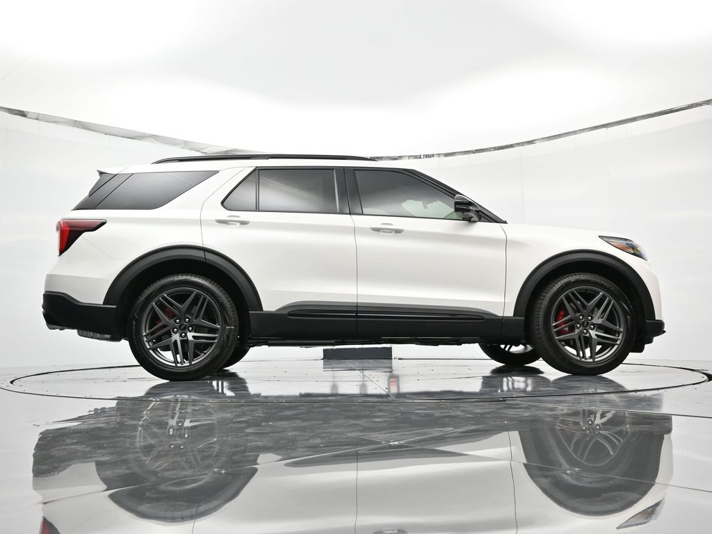 2026 Ford Explorer ST - Photo 37