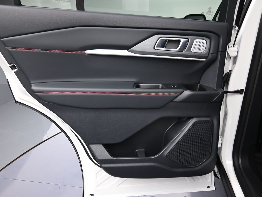 2026 Ford Explorer ST - Photo 20