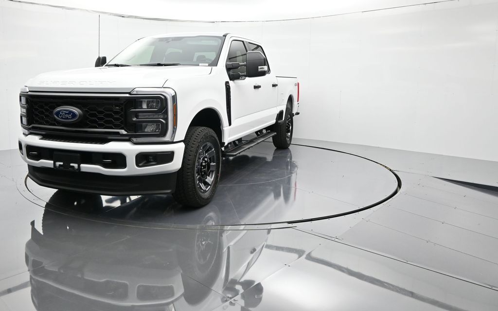 2026 Ford F-350 Super Duty Chassis Cab XL - Photo 8