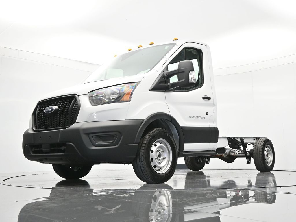 2025 Ford Transit Chassis Cab Base - Photo 31