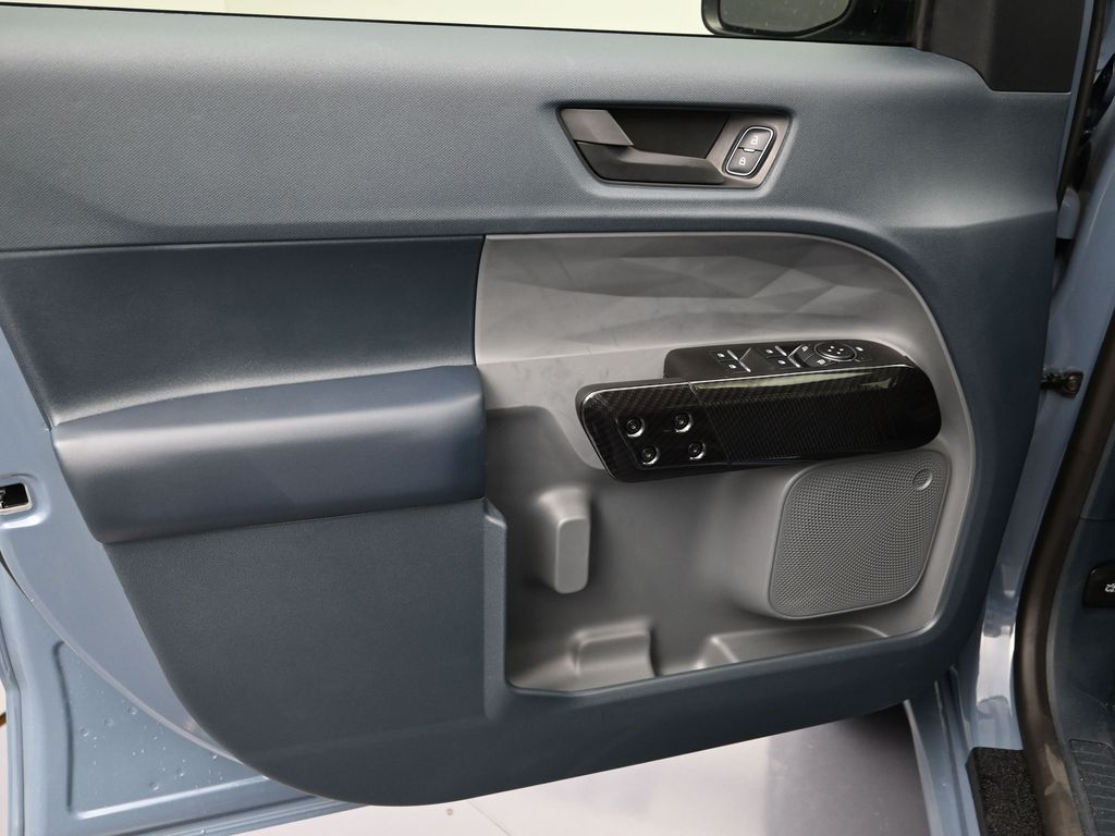 2025 Ford Maverick XLT - Photo 13